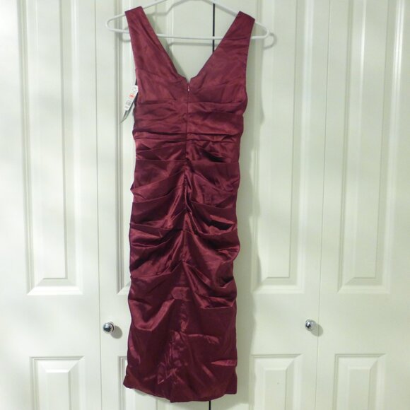 NWT LE CHATEAU reddish plum silky satin ruched cocktail party dress - Picture 2 of 15